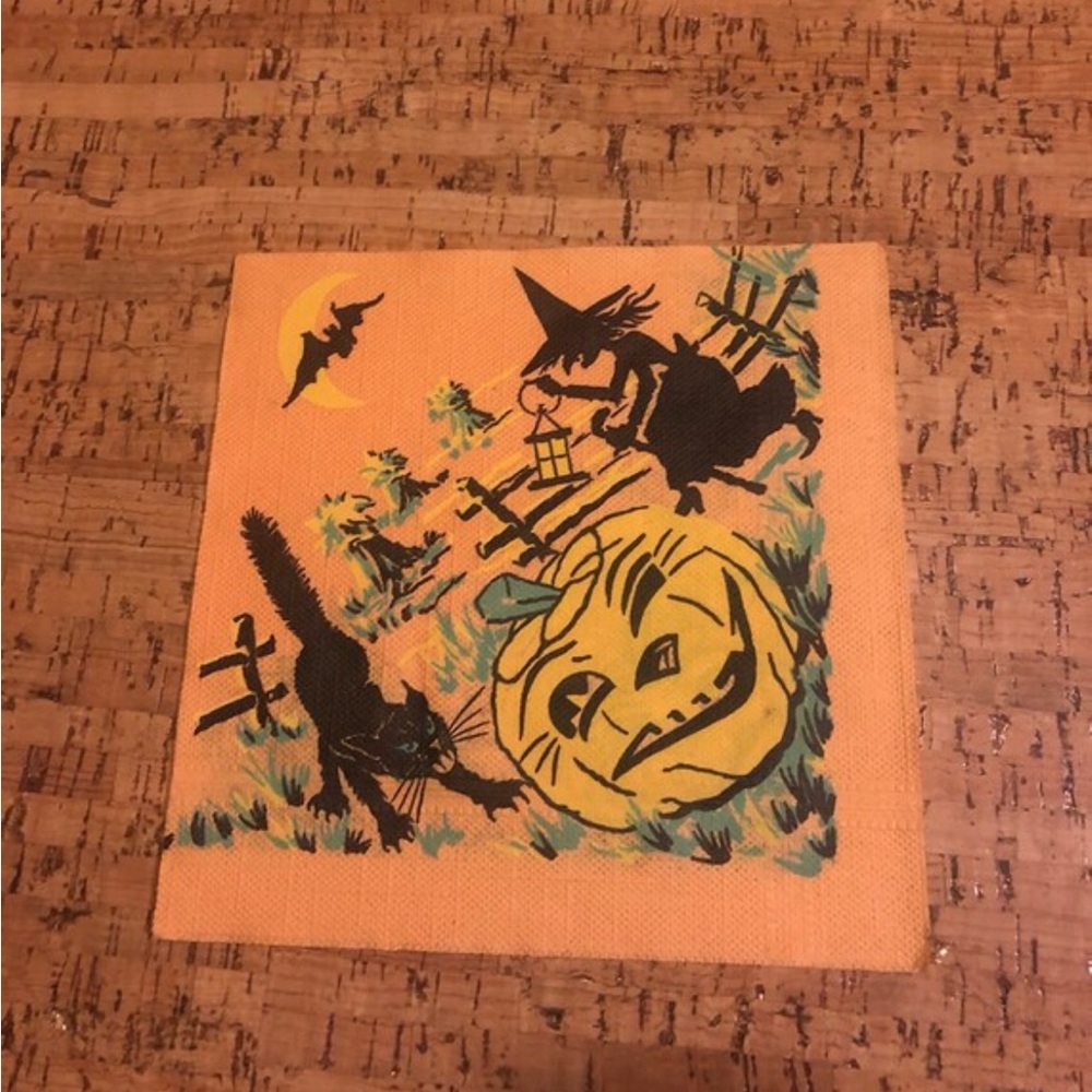 1 vintage Halloween paper napkin